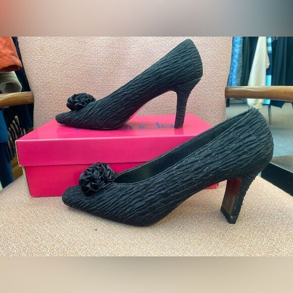 New Amanda Yaffa 8 1/2 black and gold heels 3" - Picture 2 of 6